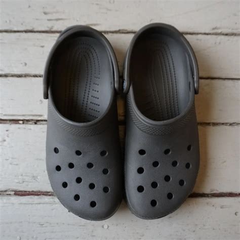 Crocs Review: Strange But Surprisingly Practical (Sometimes).